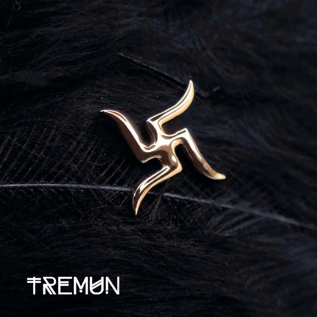 Svastì 14k yellow gold stud
