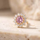 Rhea Small Morganite 18K gold threadless top, close-up